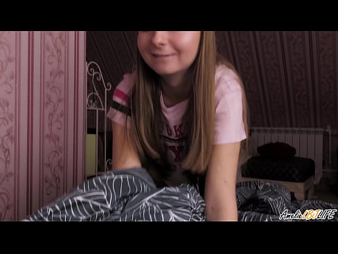 ❤️ Blondie duboko siše svoju drugu prijateljicu i dobiva spermu u usta ❤️❌ Prelijepi porno kod nas ﹏